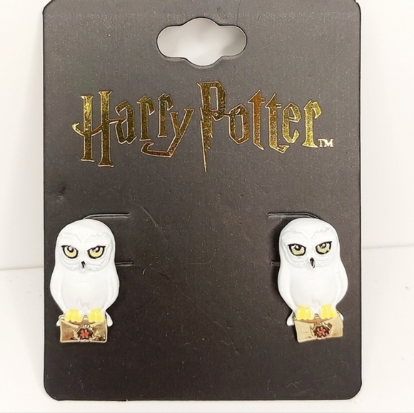 Official Wizarding World Hedwig Earrings - Picture 2 of 3
